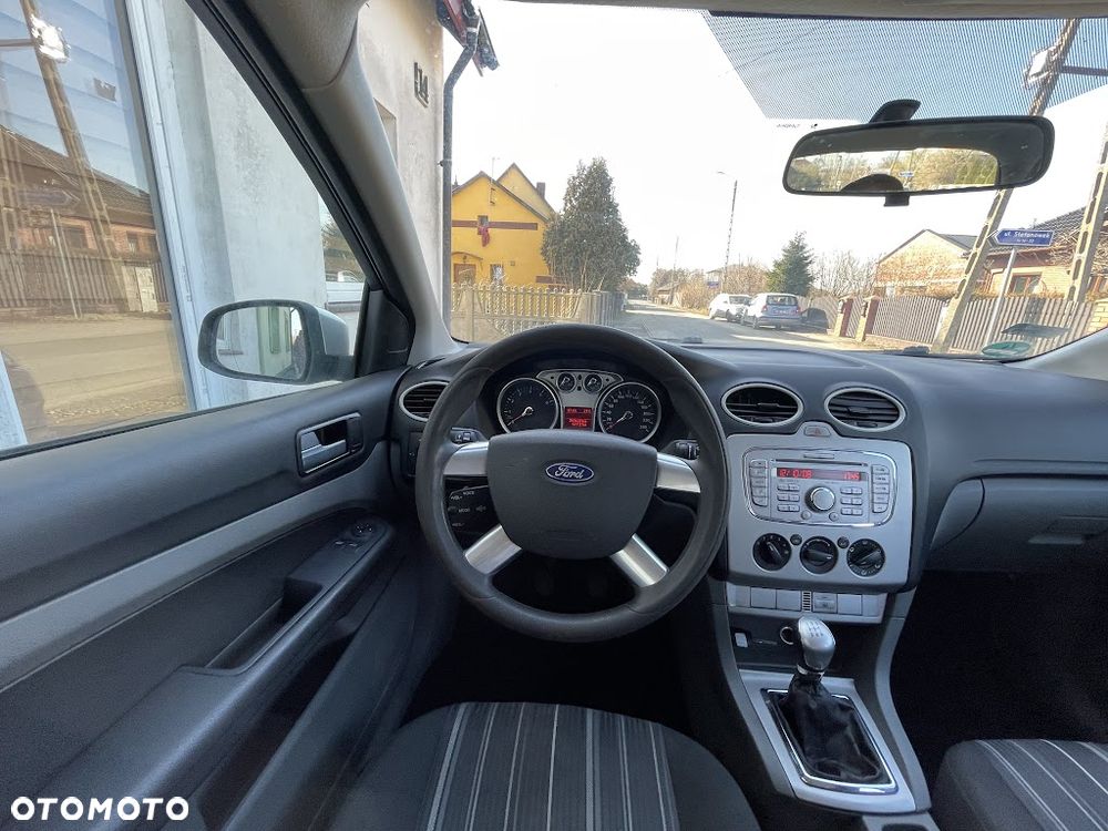 Ford Focus 1.8 Style - 13