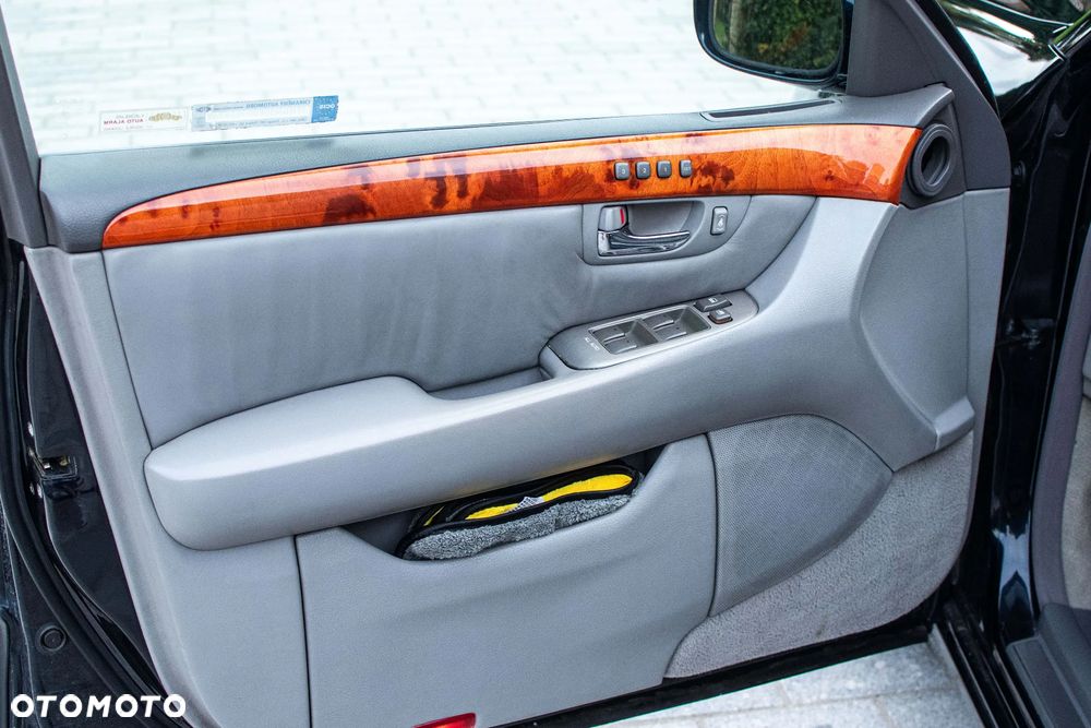 Lexus LS - 24