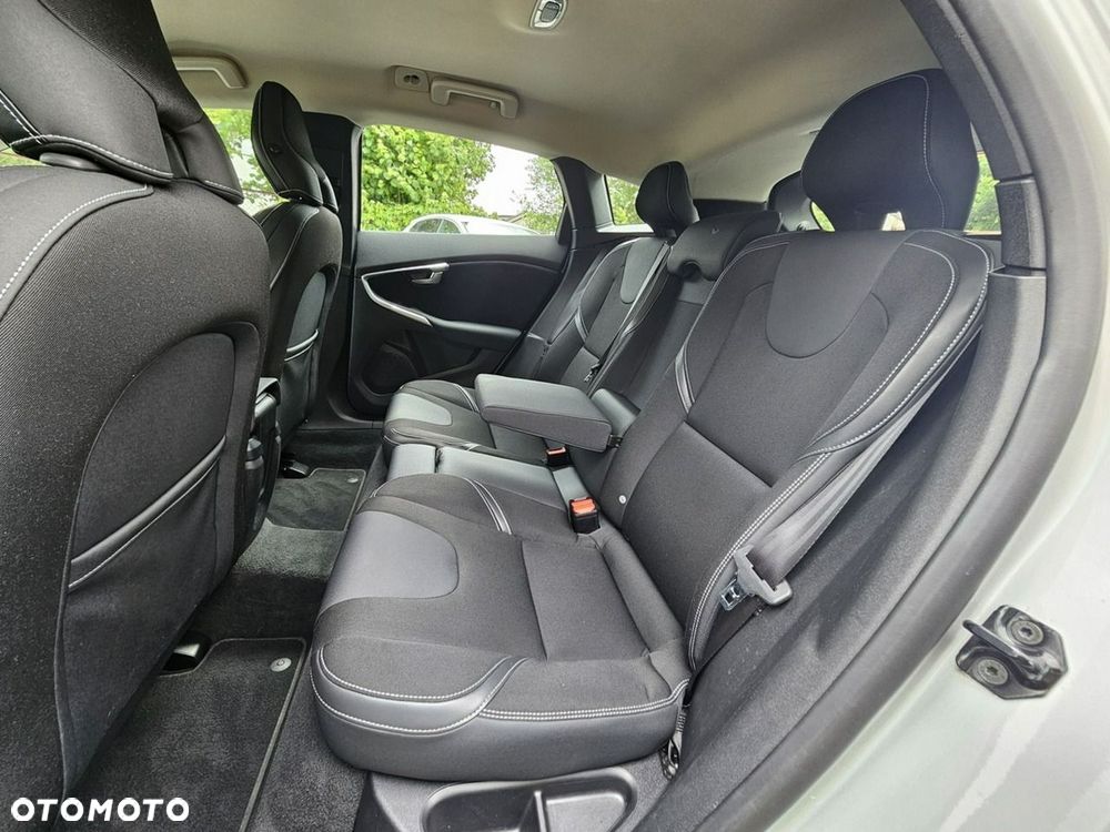 Volvo V40 D3 Geartronic Momentum - 15