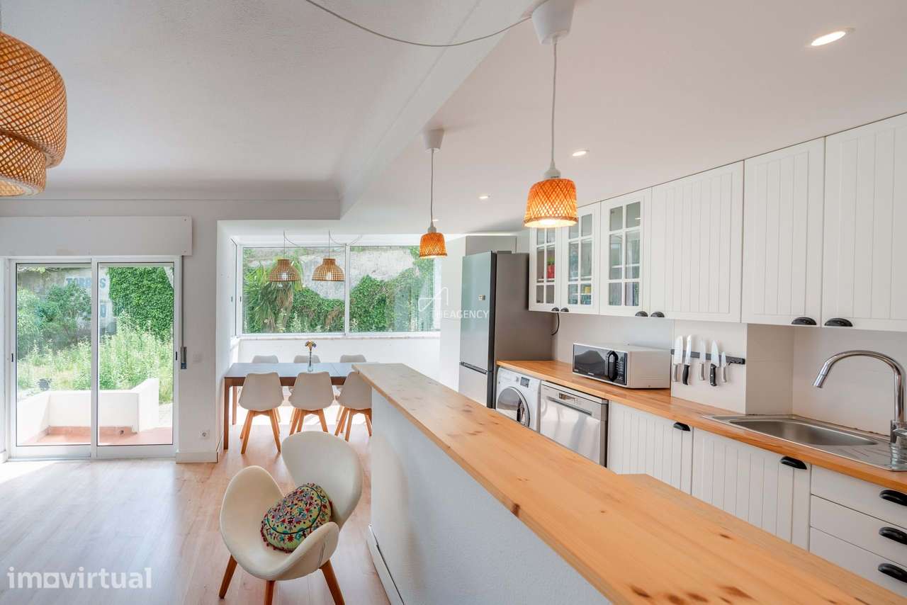 Apartamento T2 mobiliado luminoso no Monte Estoril - Grande imagem: 2/25