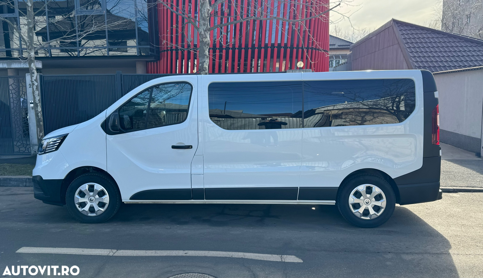 Renault Trafic Combi 2.0 Blue dCi 110 S&S L2 8+1 Life - 2