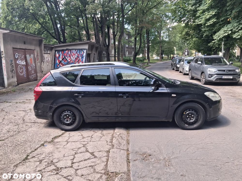 Kia Ceed - 4
