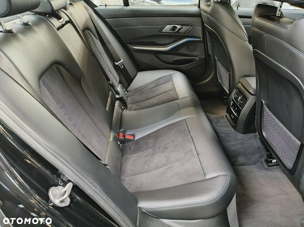 BMW Seria 3 320i M Sport - 20