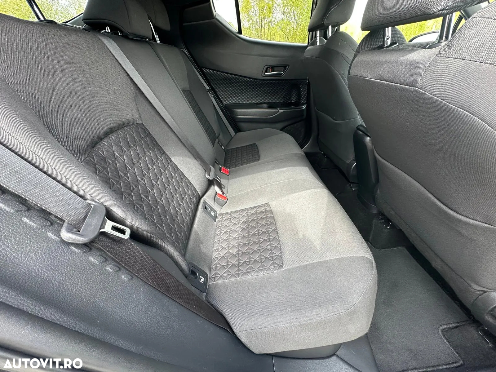 Toyota C-HR 2.0 HSD 184 CP 4x2 CVT Classy Bi-Tone - 18