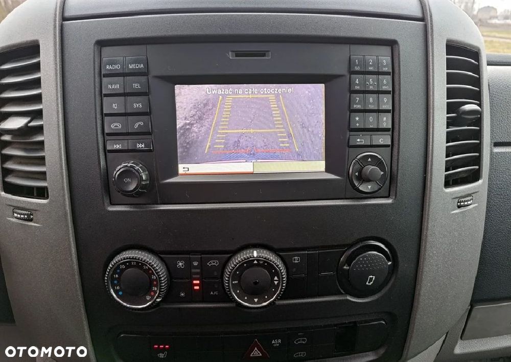 Mercedes-Benz Sprinter - 13