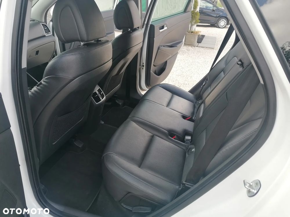 Hyundai Tucson 2.0 CRDi 4WD Automatik Style - 33