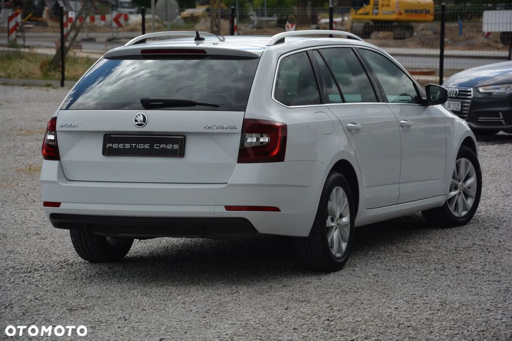 Skoda Octavia 1.6 TDI DSG Ambition - 10