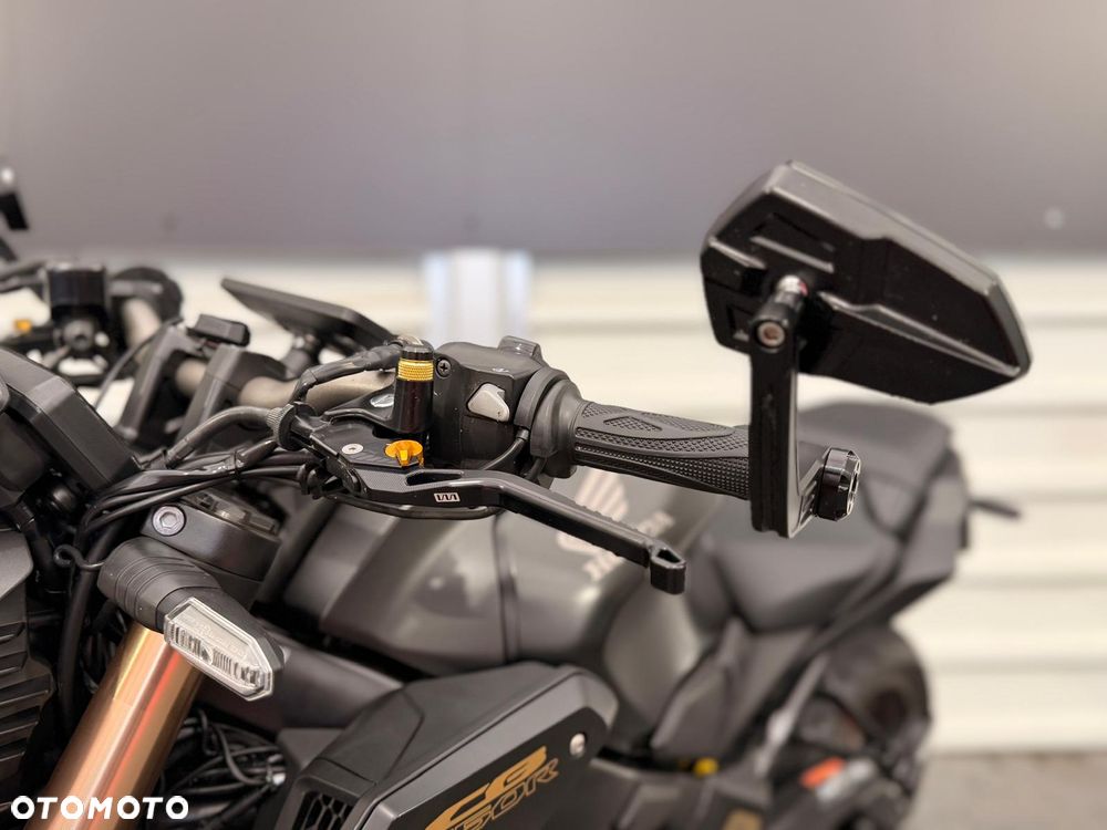 Honda CB - 9