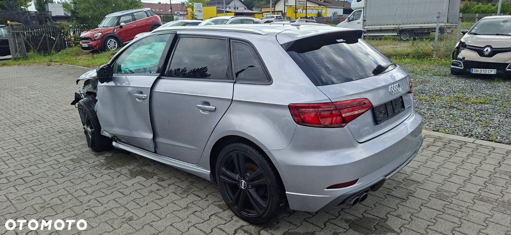 Audi A3 Sportback 40 TFSI quattro S tronic sport - 5