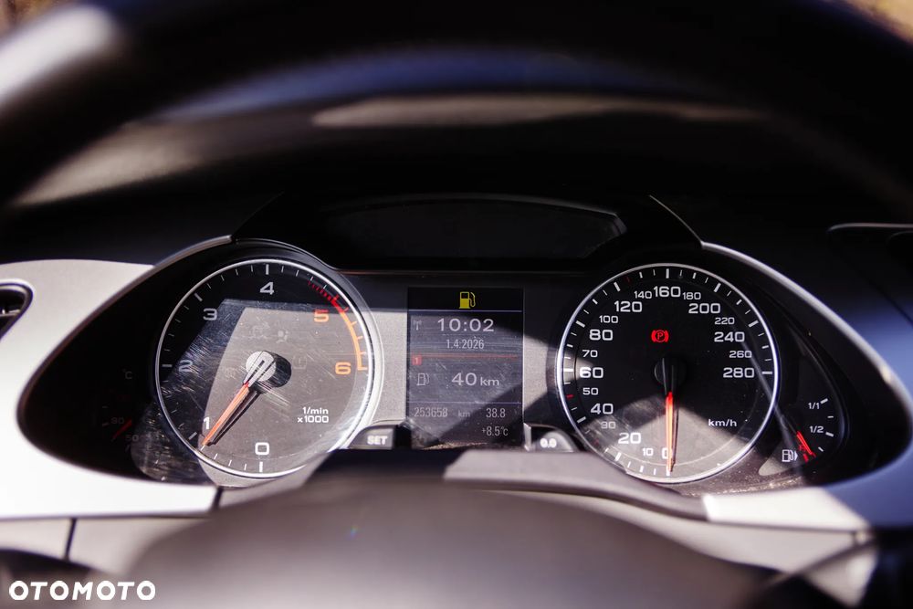 Audi A4 Avant 2.0 TDI DPF quattro Attraction - 14