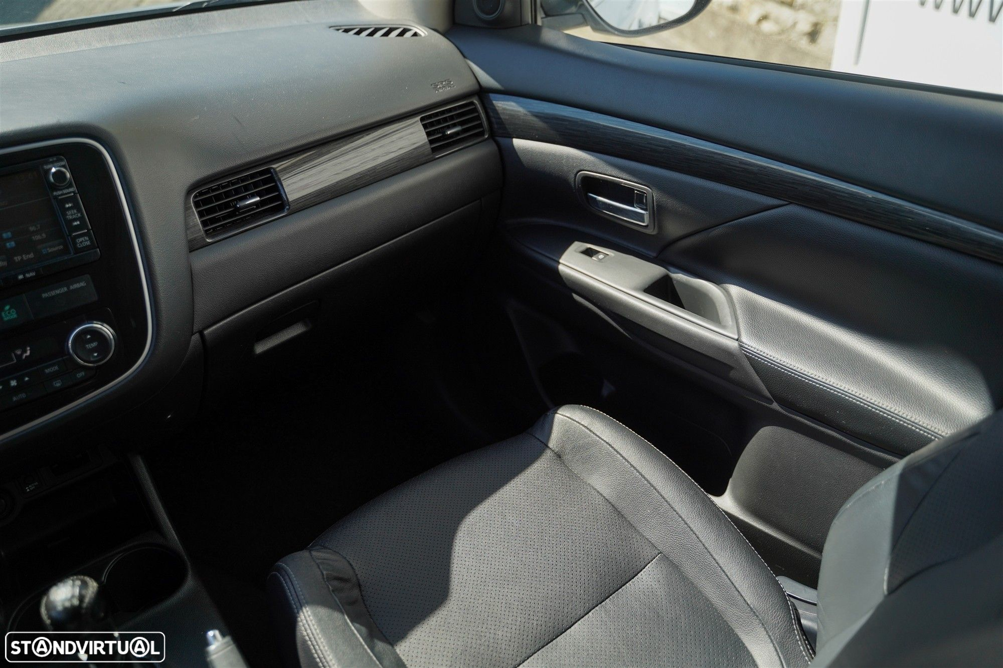 Mitsubishi Outlander 2.2 DI-D Intense - 22