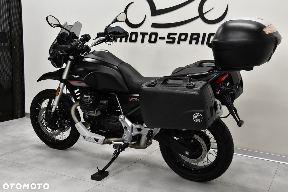 Moto Guzzi V85 - 12