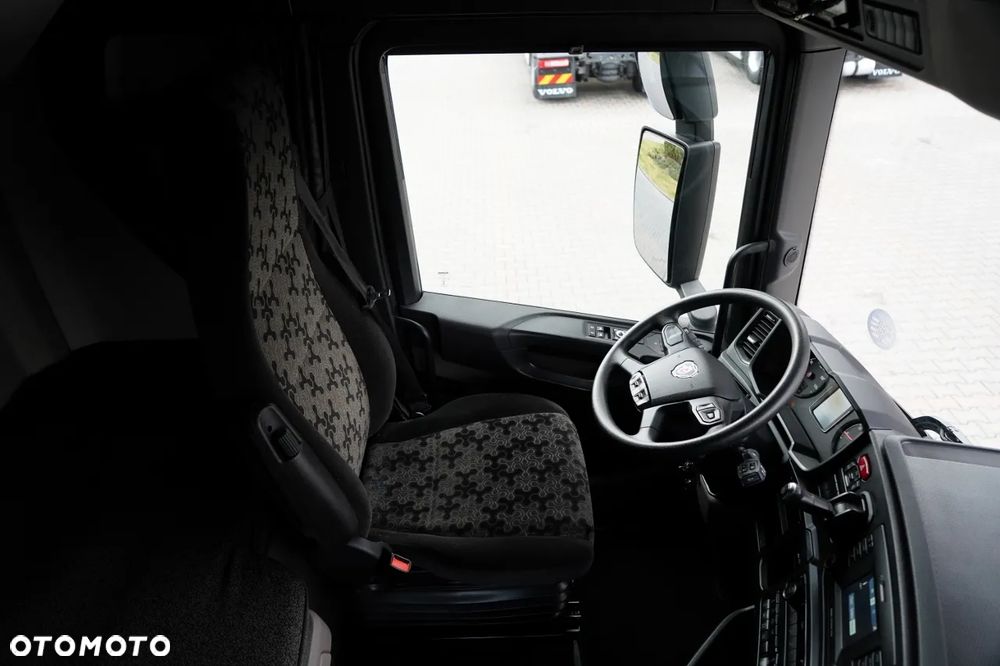 Scania S 500 / MEGA / RETARDER / LOW DECK / KLIMATYZACJA POSTOJOWA / - 25