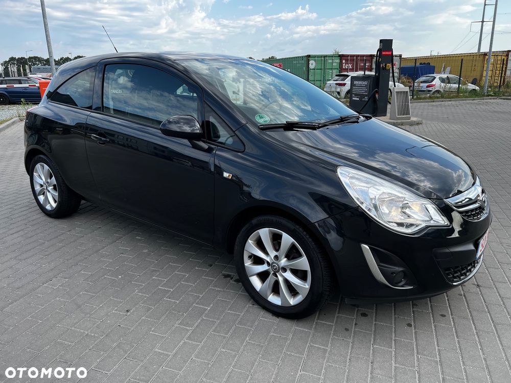 Opel Corsa 1.4 16V Cosmo - 11