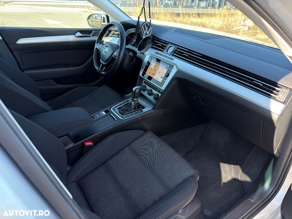 Volkswagen Passat 2.0 TDI SCR DSG Business - 14