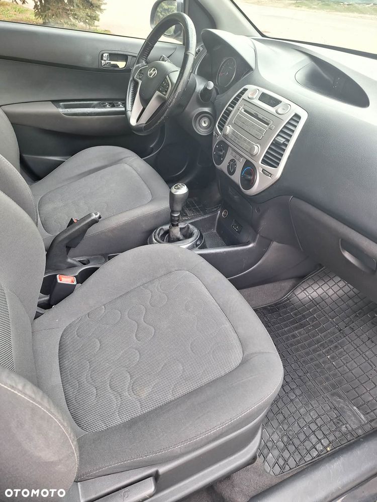Hyundai i20 - 11