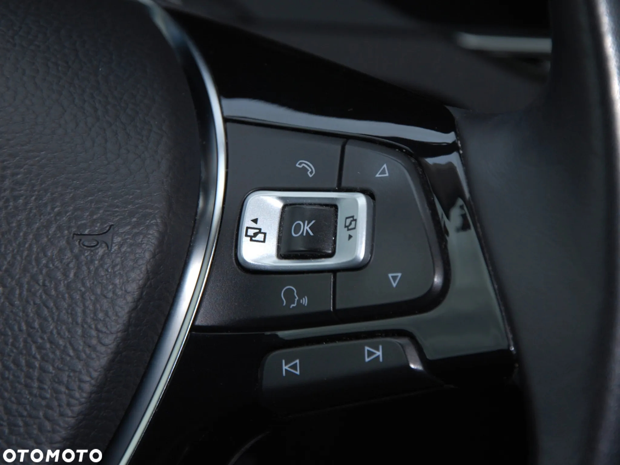 Volkswagen Passat 1.8 TSI BMT Highline - 34