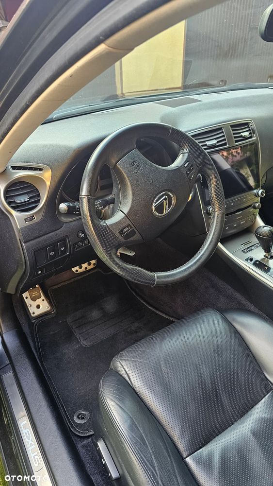Lexus IS 250 Luxury Line - 19