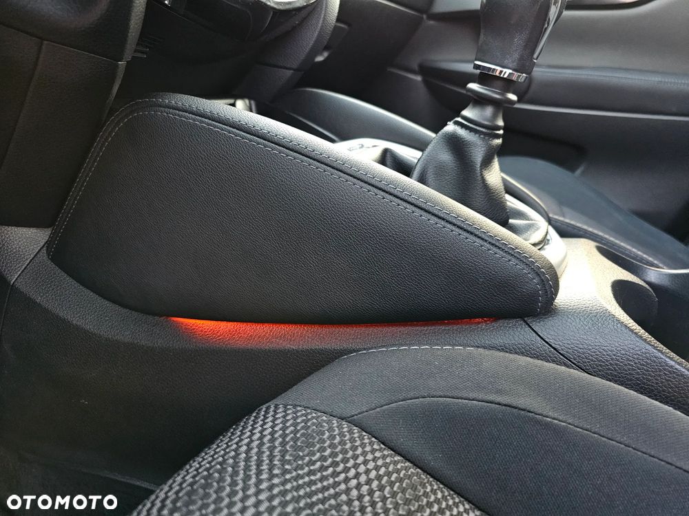 Nissan Qashqai 1.2 DIG-T N-Connecta - 32