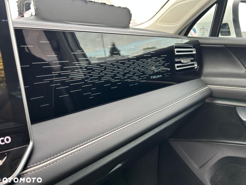 Volkswagen Tiguan 1.5 eHybrid PHEV 150kW Elegance DSG - 27