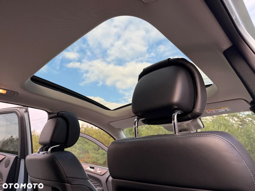 Mercedes-Benz GLE - 32