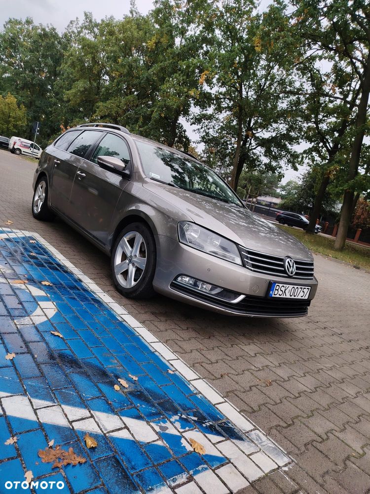 Volkswagen Passat - 1