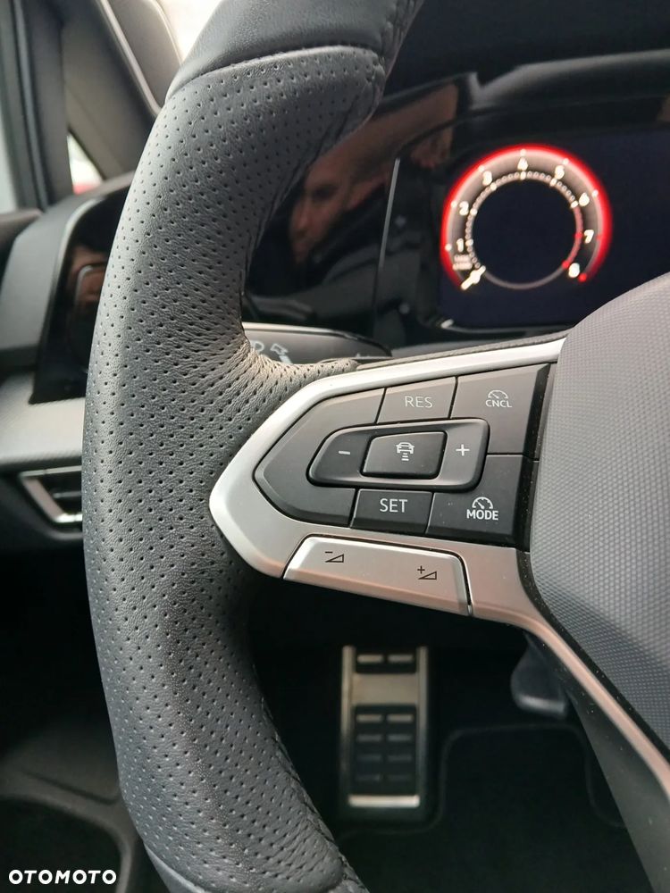 Volkswagen Golf 1.5 eTSI OPF DSG R-Line - 14