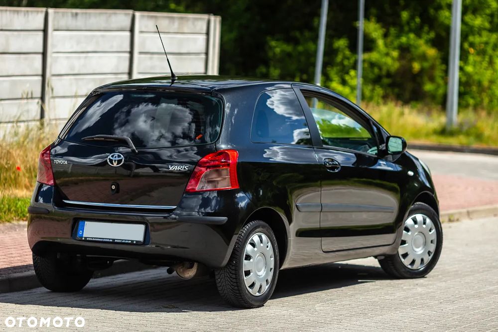Toyota Yaris 1.0 VVT-i - 8