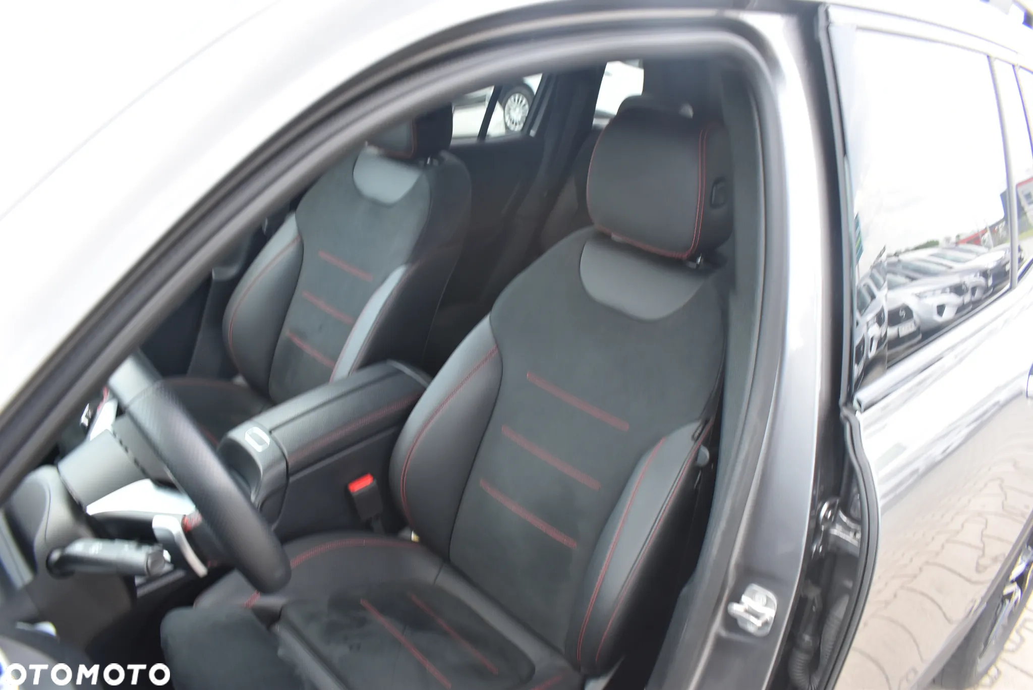 Mercedes-Benz GLB 200 d 4-Matic 8G-DCT - 11