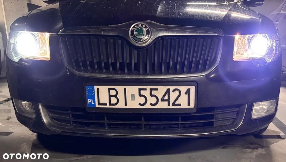 Skoda Superb 2.0 TDI Family DSG - 2