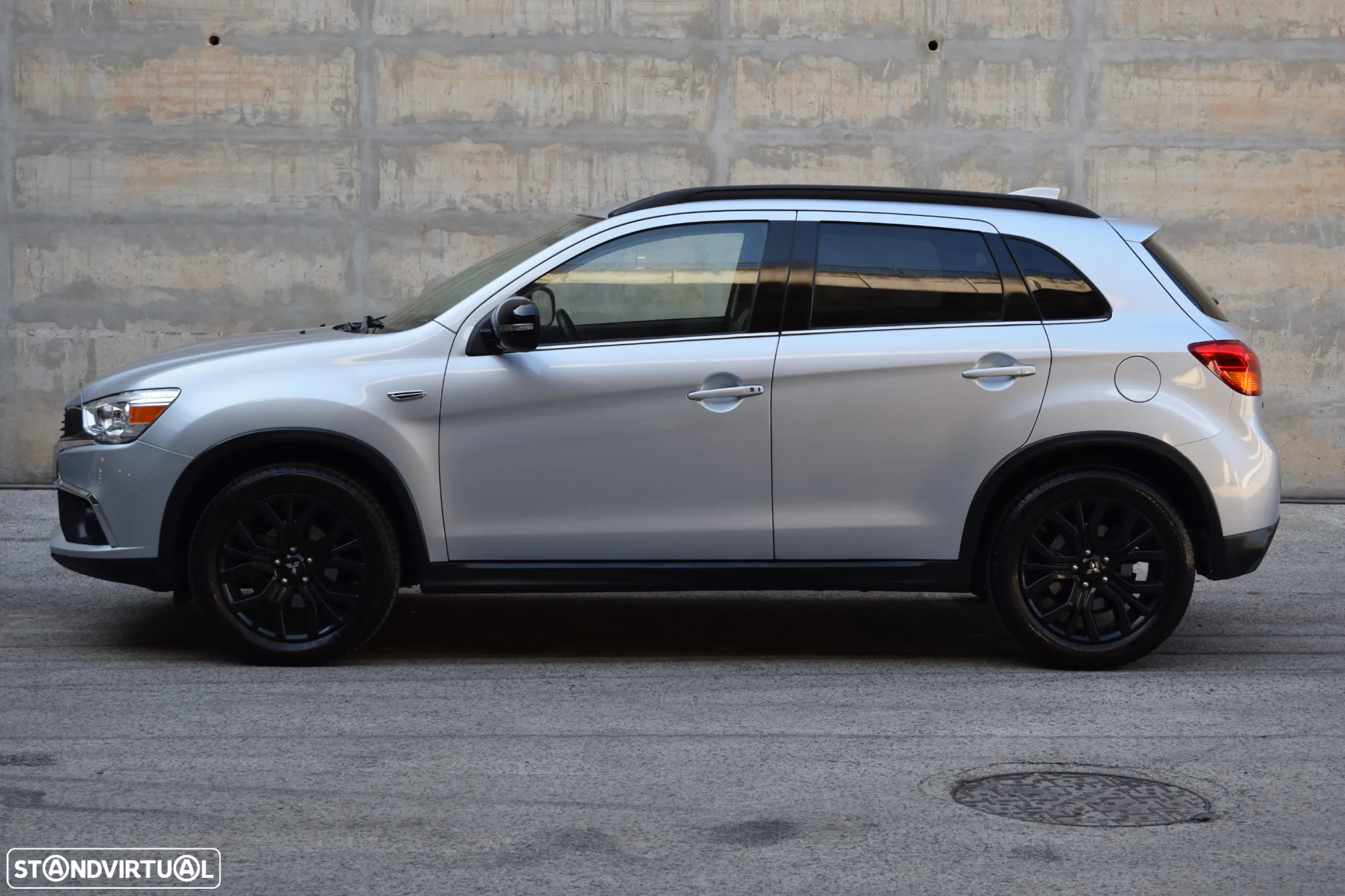 Mitsubishi ASX 1.6 DI-D Intense Black Edition - 32
