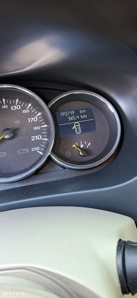 Renault Fluence 1.6 16V Privilege - 11