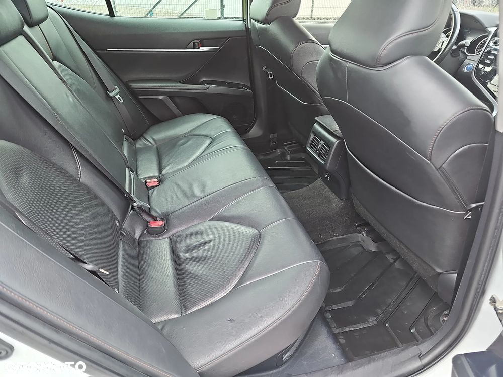 Toyota Camry 2.5 Hybrid Executive CVT - 23