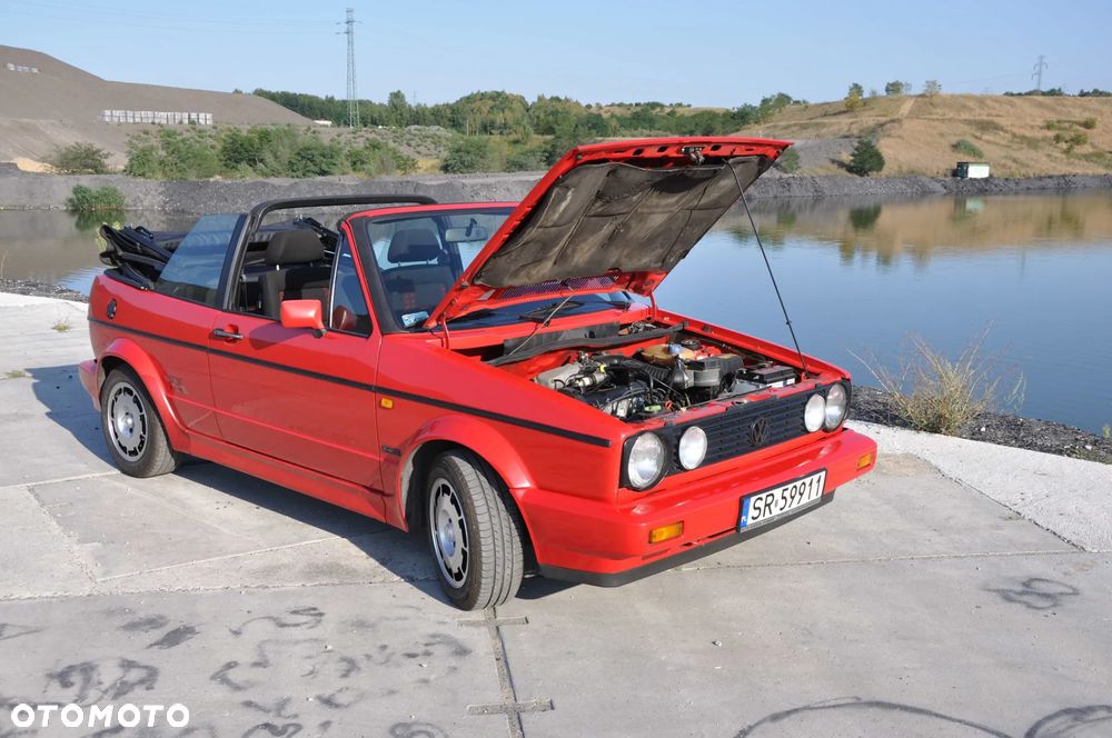 Volkswagen Golf 1.6 CL - 12