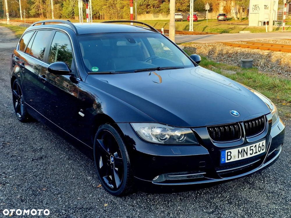 BMW Seria 3 330xi Touring - 3