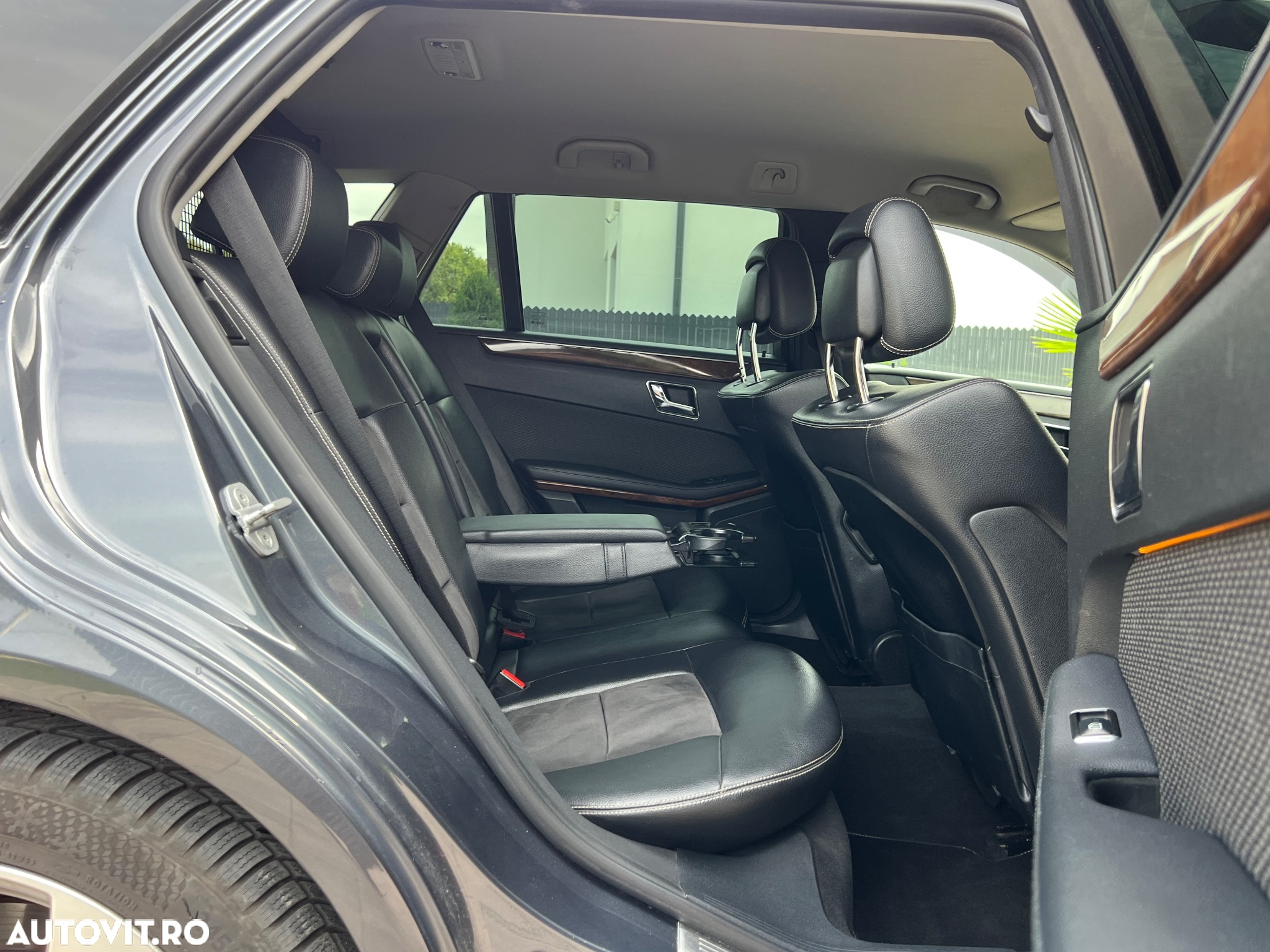 Mercedes-Benz E 200 T BlueTEC 7G-TRONIC Elegance - 32