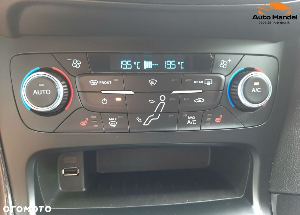 Ford Focus - 33
