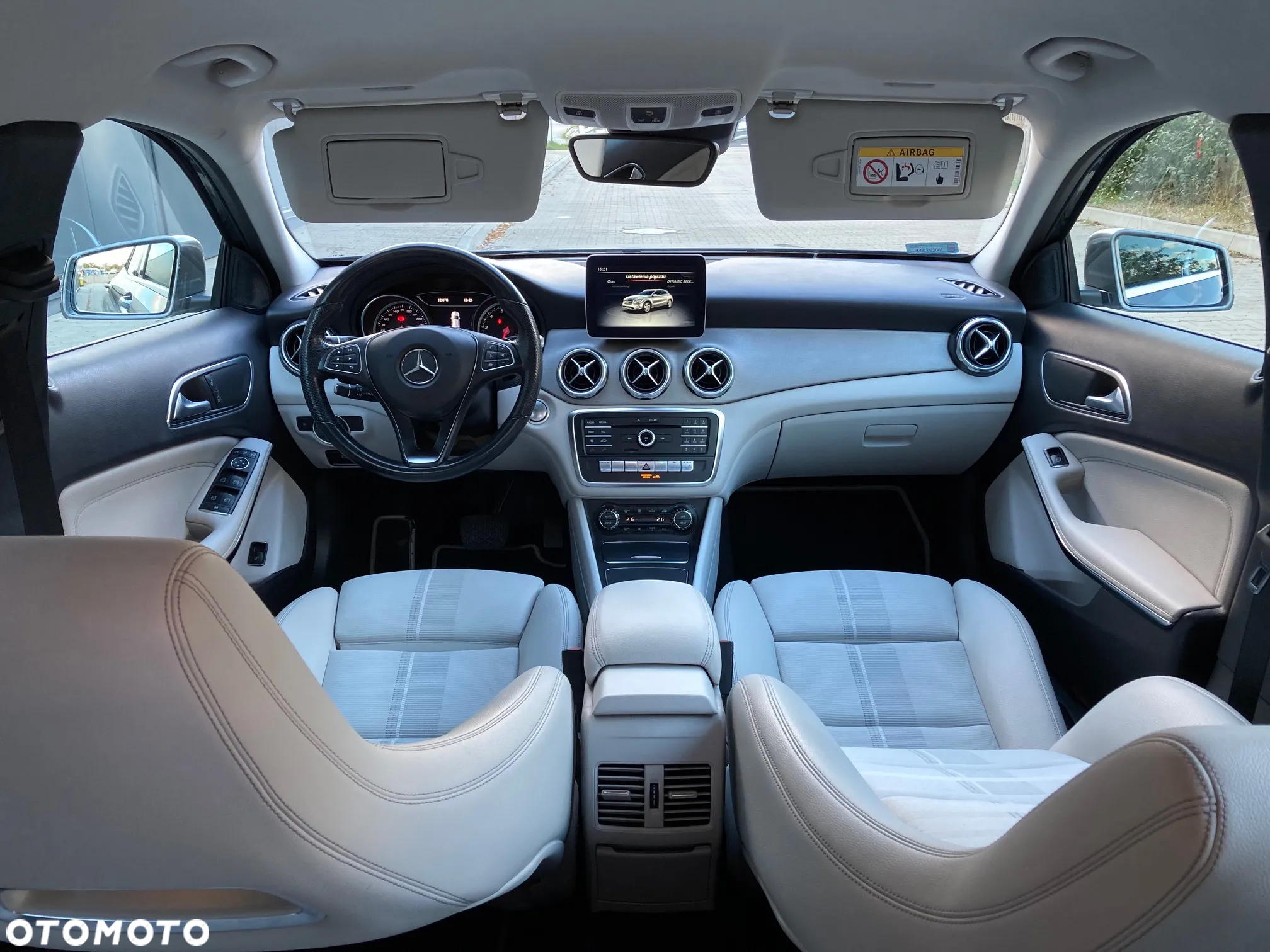 Mercedes-Benz GLA 200 7G-DCT AMG Line - 17