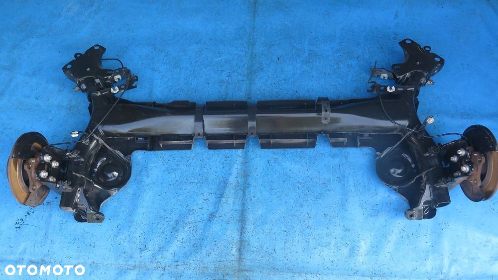 BELKA OŚ ZAWIESZENIE TYŁ RENAULT MEGANE IV 2016-2024