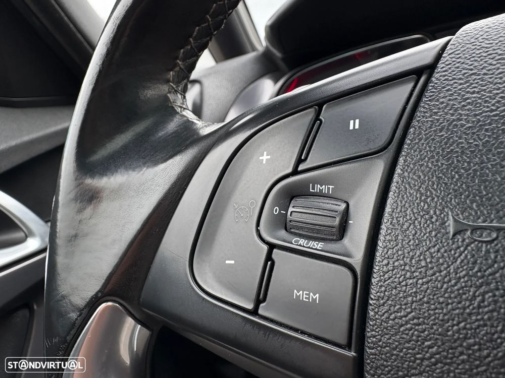 Citroën DS5 e-HDi 110 EGS6 SoChic - 15