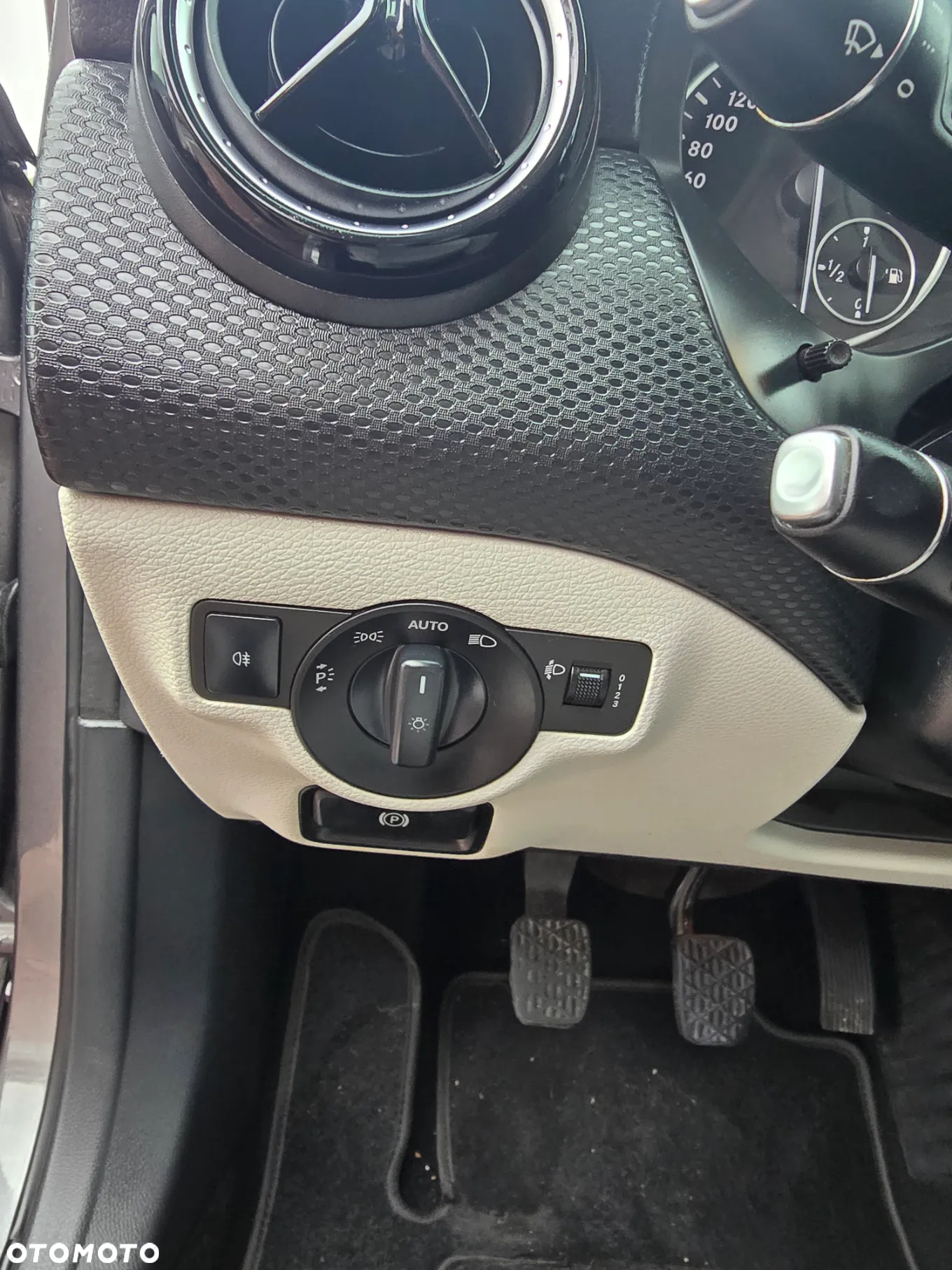Mercedes-Benz Klasa A 180 CDI (BlueEFFICIENCY) - 22
