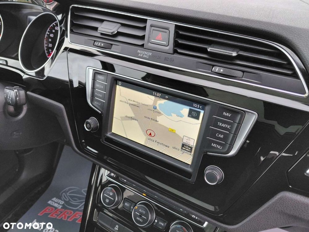 Volkswagen Touran - 18