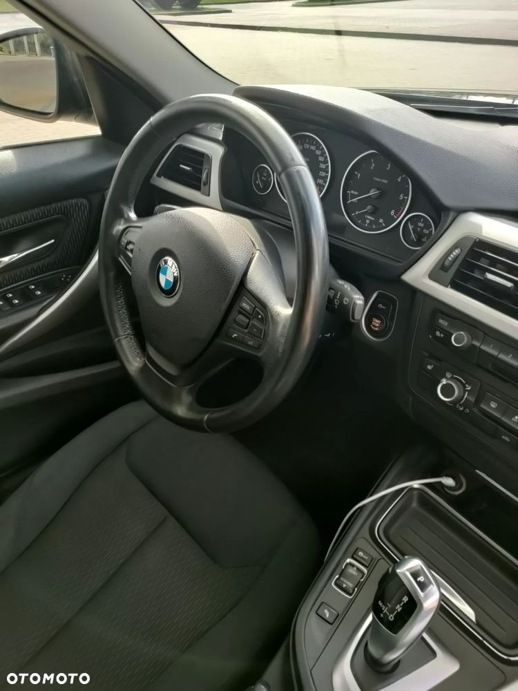 BMW Seria 3 320d Efficient Dynamics Edition - 14