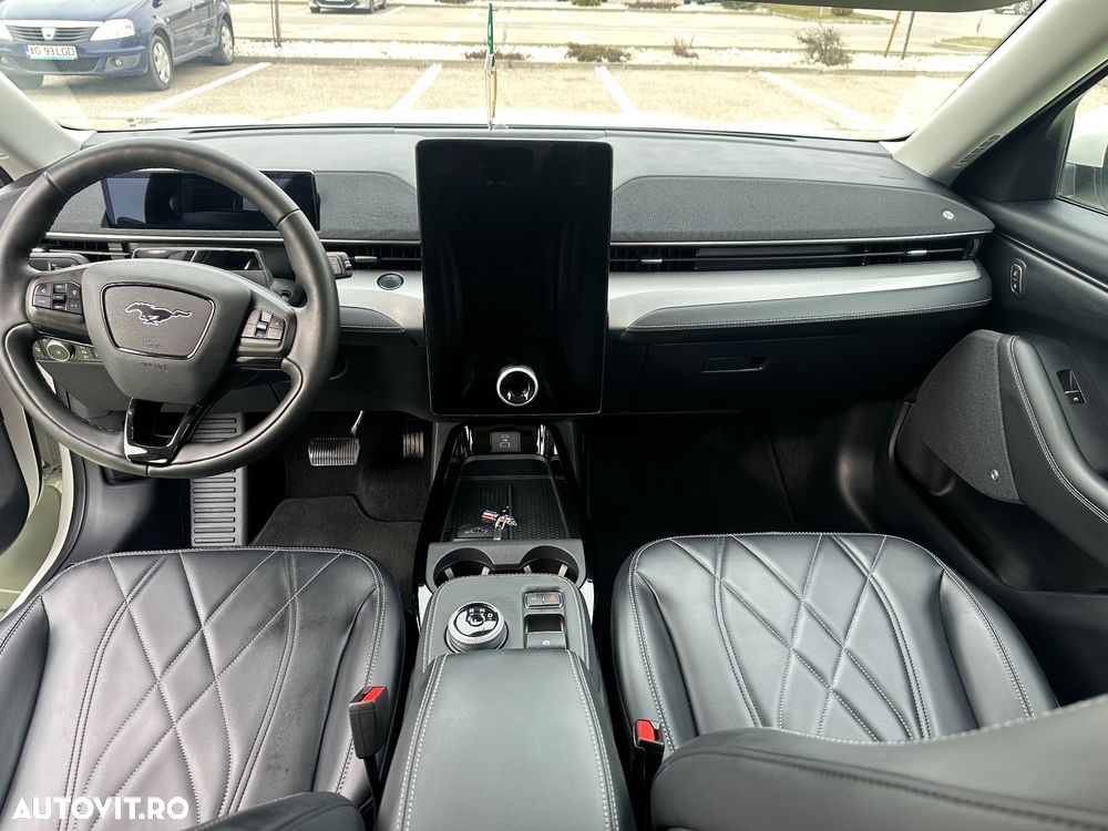 Ford Mustang Mach-E Standard - 6