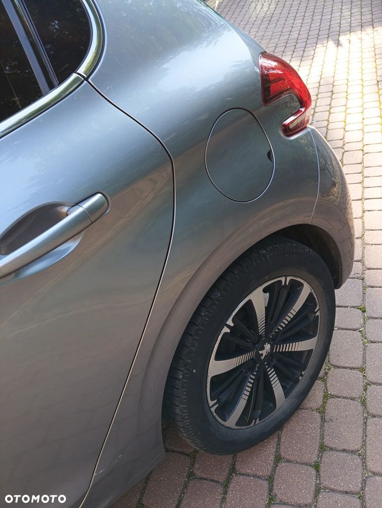 Peugeot 208 1.2 PureTech Allure - 2