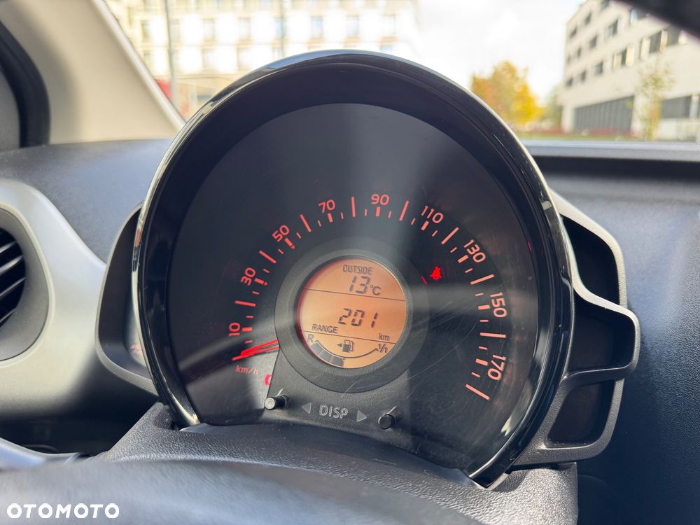 Toyota Aygo x-play touch - 19