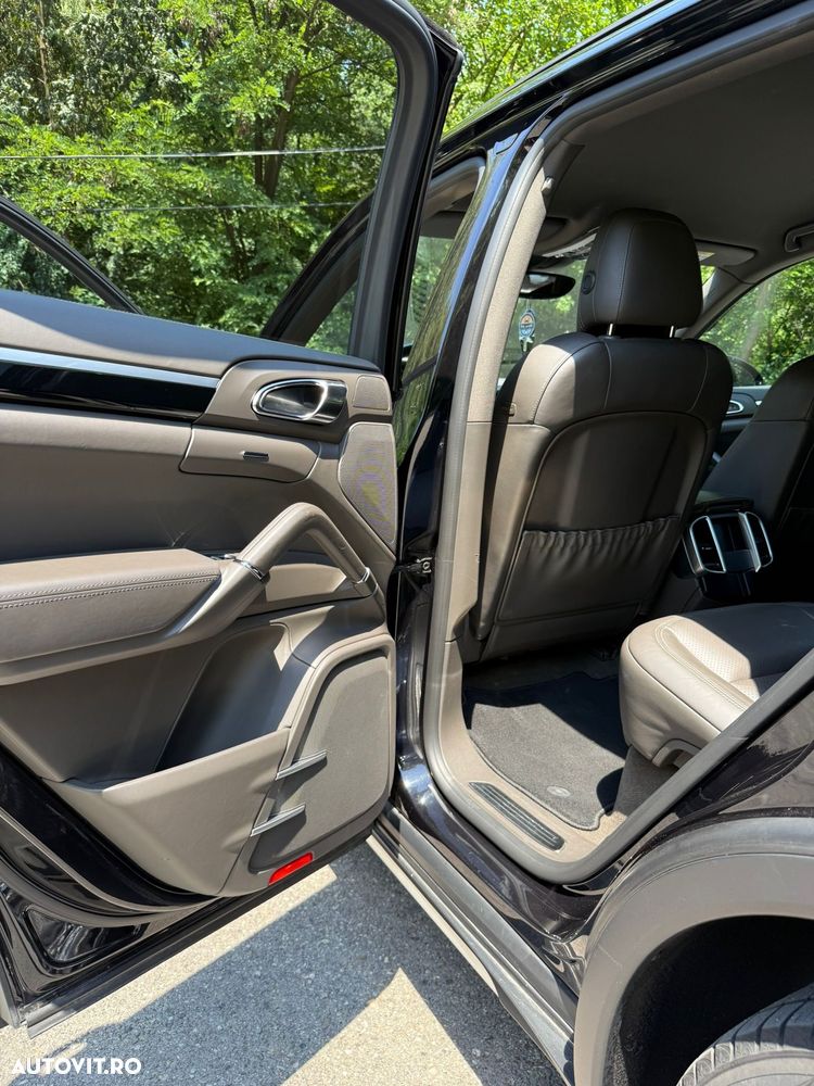 Porsche Cayenne 3.0 L - 9