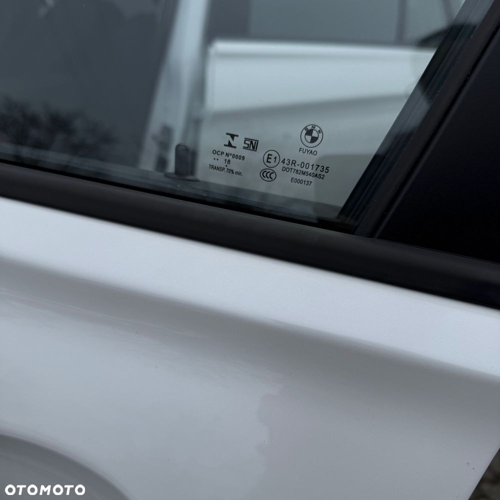 BMW Seria 3 ver-318d - 32