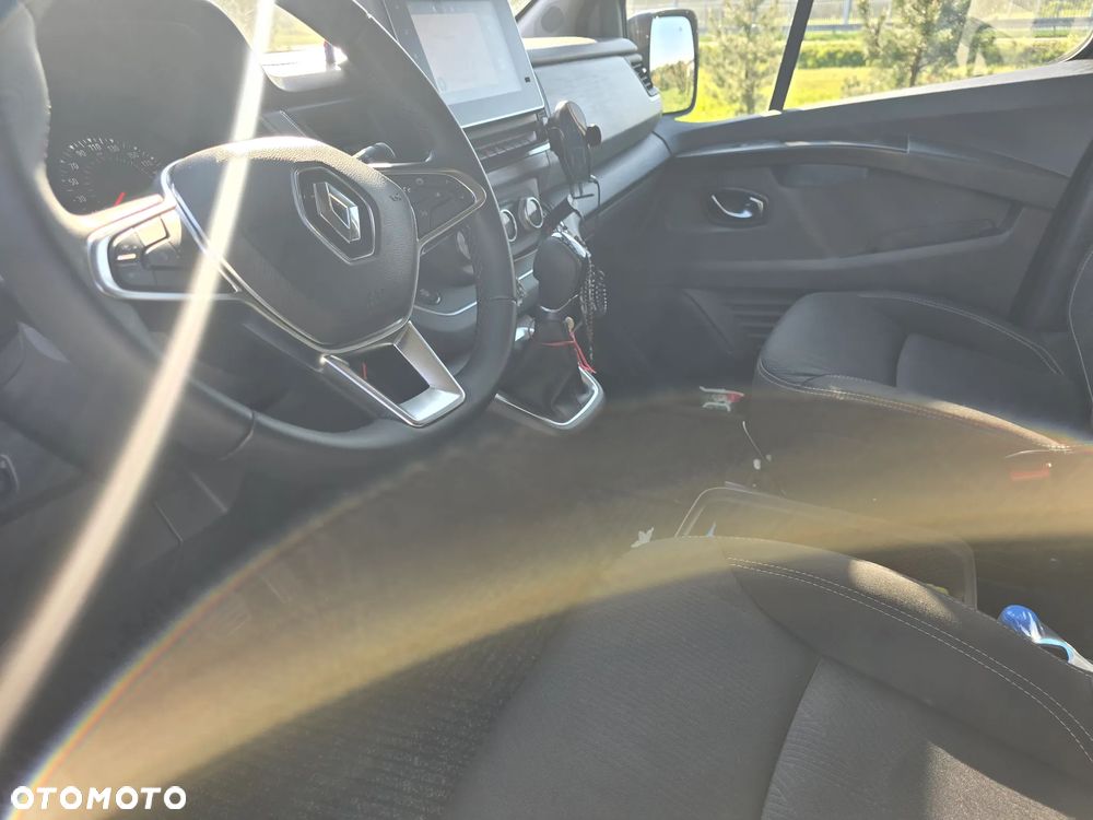 Renault Trafic SpaceClass 2.0 dCi Escapade EDC - 17