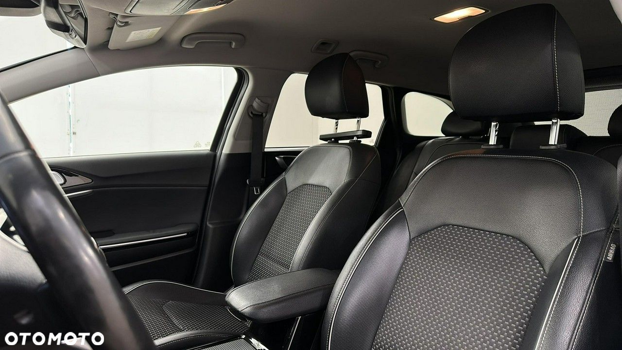 Kia Ceed 1.4 T-GDI L Business Line - 16